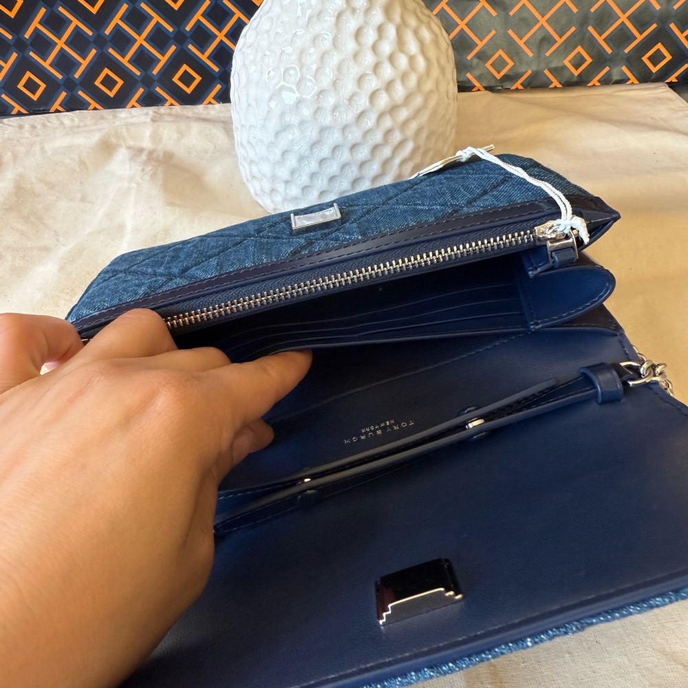 NWT , tory burch crossbody Stylish Blue Quilted Chain Bag - Picture 7 of 14
